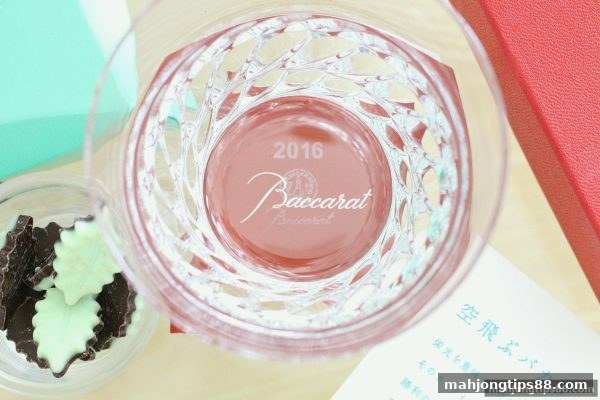 麻将胡了2试玩深度解析：牛牛游戏庄闲对决中的角色定位智慧